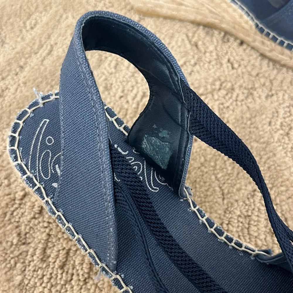 Vidoretta Espadrilles brand new. Steel gray. Size 40